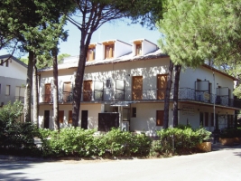 Itálie, Benátská riviéra, Eracla Mare, apartmán***